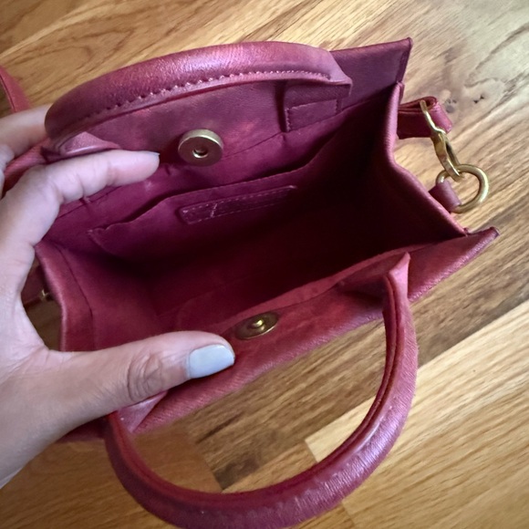 Brandon Blackwood

“End Systemic Racism” Mini tote - Picture 3 of 5